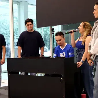 Alumnos en Pabellón La Carreta cantaron "Yo soy Tec".