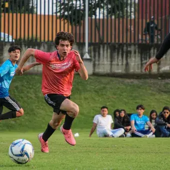 Integrante de PrepaTec Esmeralda contra Tec Hidalgo.
