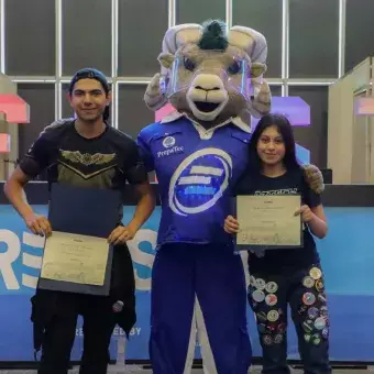 Alumnos distinguidos en FIRST