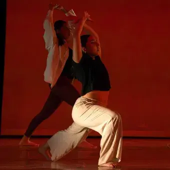 Alumna realiza presentación de danza en el Teatro Isauro Martínez