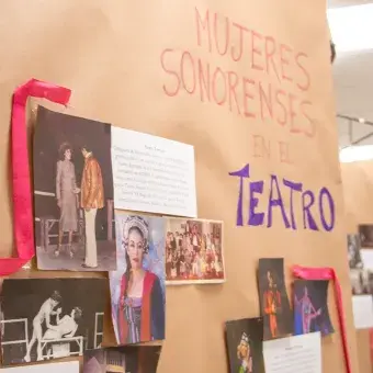 Póster con fotos e información de las mujeres en el teatro.