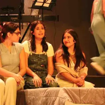 Estudiantes recreando Mamma Mia 