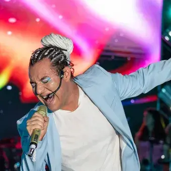 Alumno haciendo un solo musical. 