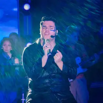 Alumno haciendo un solo sentado. 