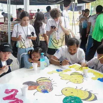 Actividad de pintura en campamento Vive Extremo.