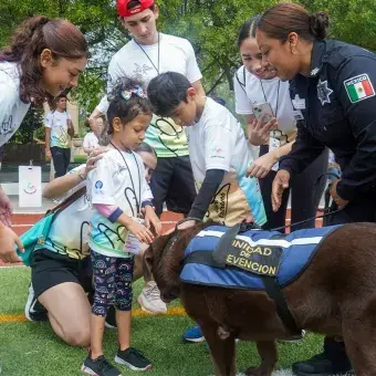 Patrulla canina en campamento Vive Extremo.