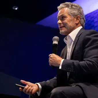 Conferencia Magistral de Arturo Zapata, miembro del consejo directivo del Tecnológico de Monterrey