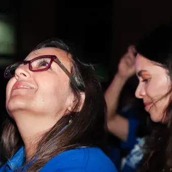 Espectadores durante el show de drones