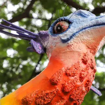 MiCEMtecuhtli, alebrije hecho por estudiantes del Tec campus Estado de México, es presentado en el Desfile y Concurso de Alebrijes Monumentales 2025.