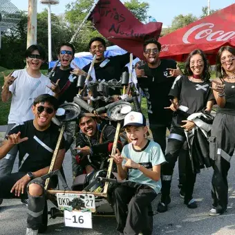 El Tec campus Cuernavaca realizó el Downhill Challenge 2025, donde equipos compitieron con gravity cars en una pista de obstáculos, premiando velocidad, diseño, creatividad y desempeño.