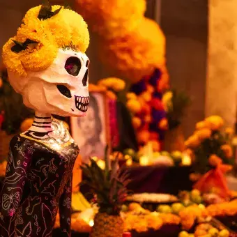 Presentación de altares de Día de Muertos.