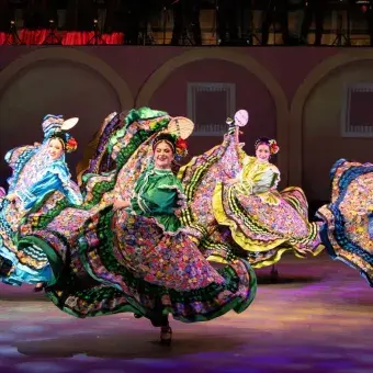 Raíces, se presentó bajo la dirección de Eloísa Hernández.  