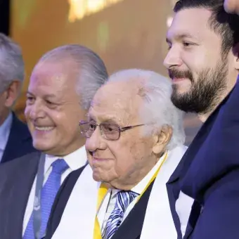 Por primera vez, 2 EXATEC fueron reconocidos por 70 años de egresar.