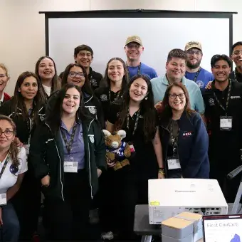 Estudiantes del Tec campus Cuernavaca impartieron un taller en la Space Exploration Educators Conference 2026 de la NASA en Houston, compartiendo competencias STEM y de exploración espacial.