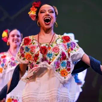 Algunas de las piezas fueron interpretadas en vivo por estudiantes.