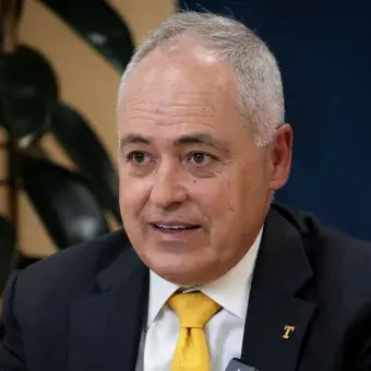 Ángel Cabrera: la universidad debe liderar los entornos de innovación