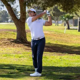 Golfista participando en Torneo de Golf EXATEC Blue Open 2026 del Tec de Monterrey campus Laguna