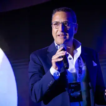 Simón Cohen da consejos durante incMTY