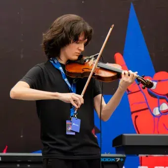 Violinista participando en This is my music 2026